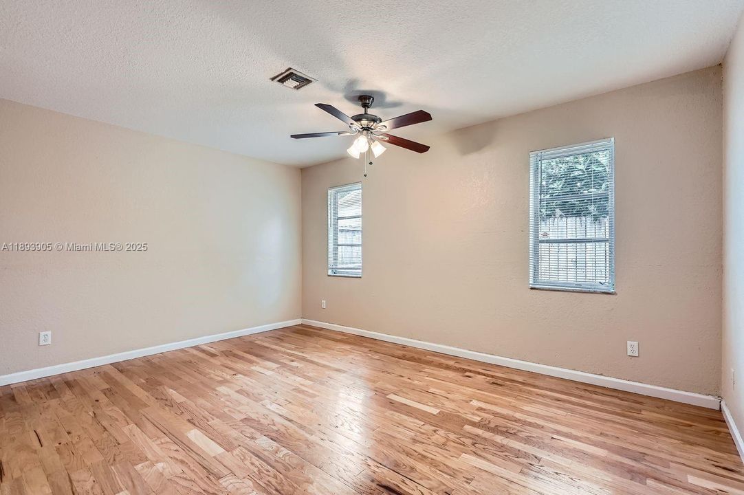 For Sale: $511,000 (3 beds, 2 baths, 1632 Square Feet)