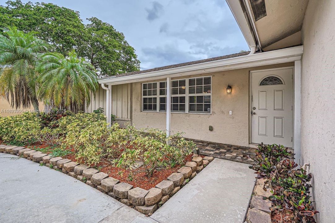 For Sale: $511,000 (3 beds, 2 baths, 1632 Square Feet)