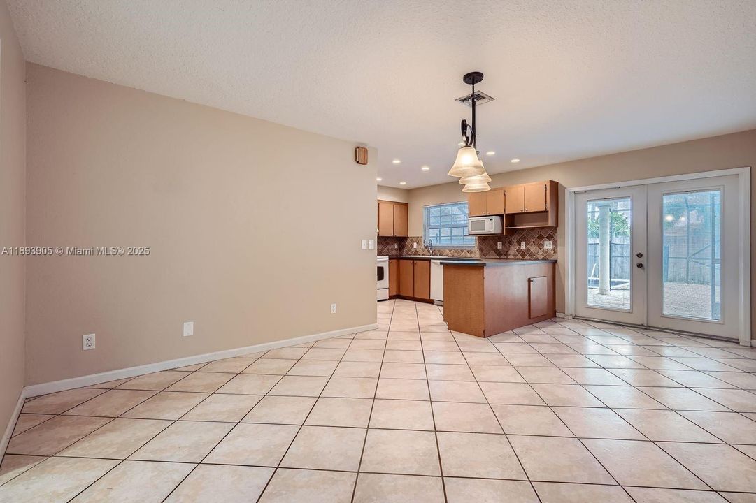 For Sale: $511,000 (3 beds, 2 baths, 1632 Square Feet)