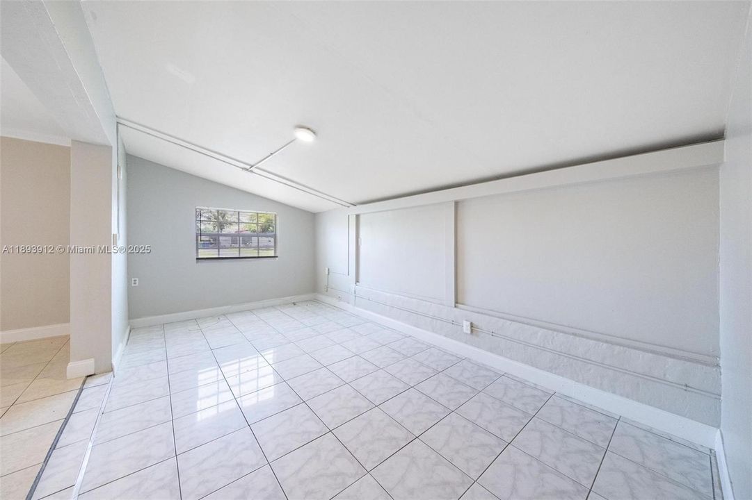 For Sale: $444,000 (3 beds, 2 baths, 1468 Square Feet)