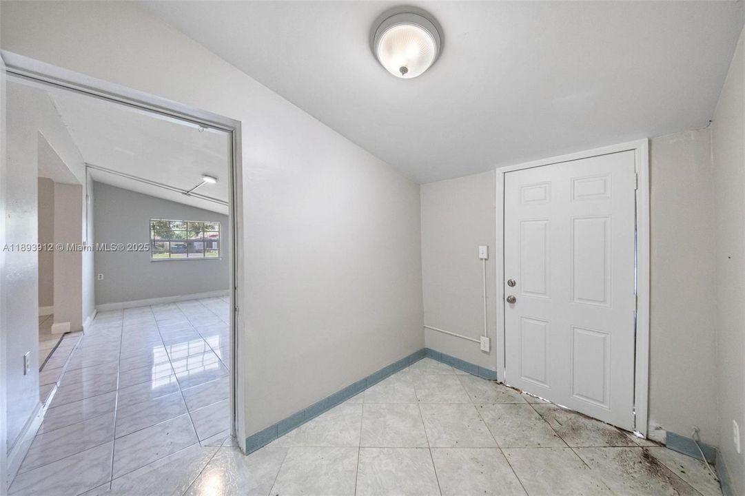 For Sale: $444,000 (3 beds, 2 baths, 1468 Square Feet)