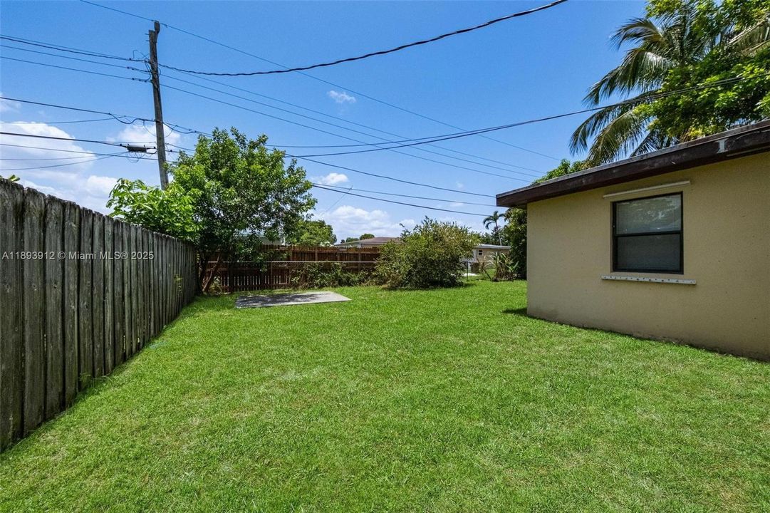 For Sale: $444,000 (3 beds, 2 baths, 1468 Square Feet)