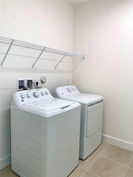 En Renta: $2,900 (3 camas, 2 baños, 1599 Pies cuadrados)