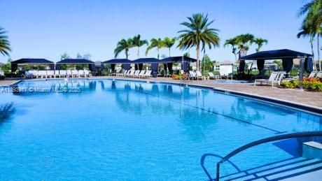 En Renta: $2,900 (3 camas, 2 baños, 1599 Pies cuadrados)