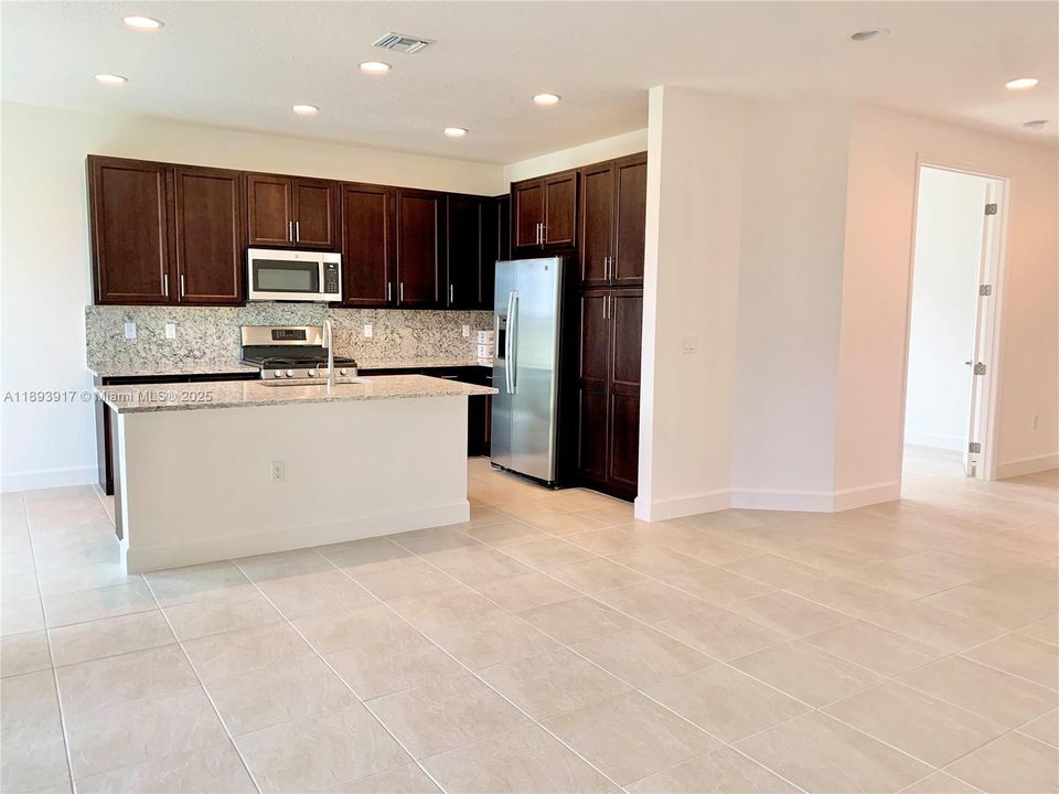 En Renta: $2,900 (3 camas, 2 baños, 1599 Pies cuadrados)