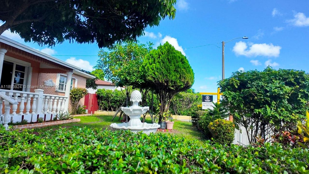 В аренду: $3,300 (3 спален, 2 ванн, 1810 Квадратных фут)