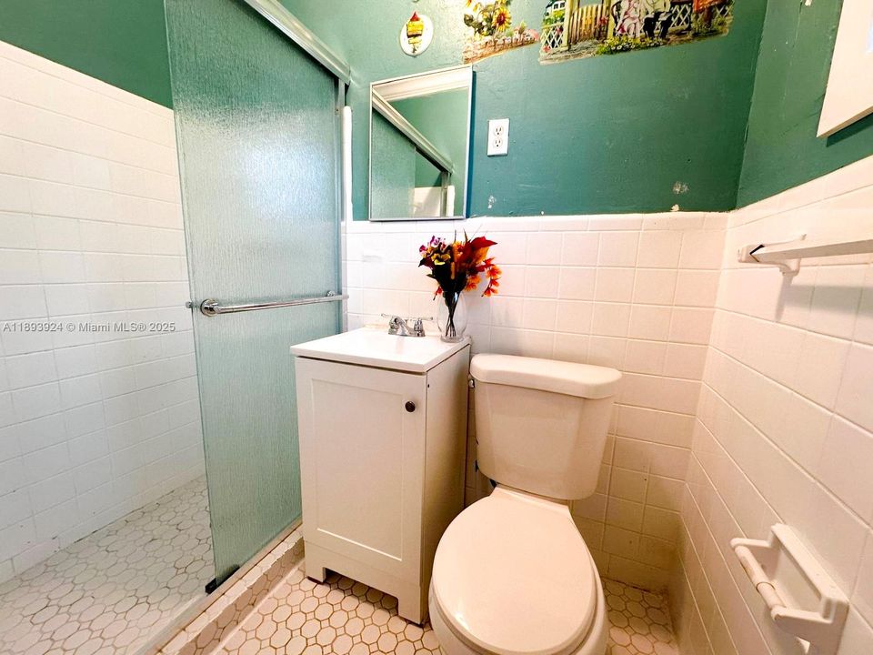 В аренду: $3,300 (3 спален, 2 ванн, 1810 Квадратных фут)