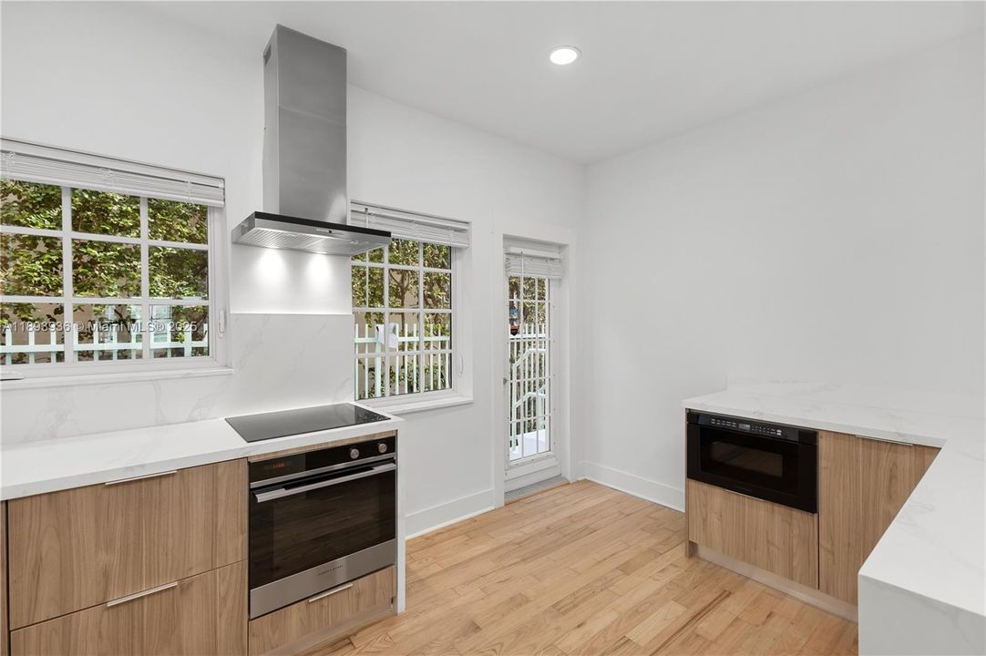 Недавно арендовано: $2,750 (1 спален, 1 ванн, 686 Квадратных фут)