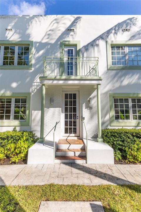 Недавно арендовано: $2,750 (1 спален, 1 ванн, 686 Квадратных фут)