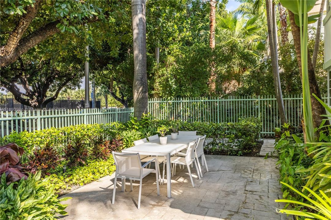 Недавно арендовано: $2,750 (1 спален, 1 ванн, 686 Квадратных фут)