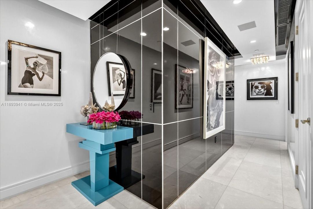 Vendido Recientemente: $10,600,000 (4 camas, 7 baños, 3803 Pies cuadrados)