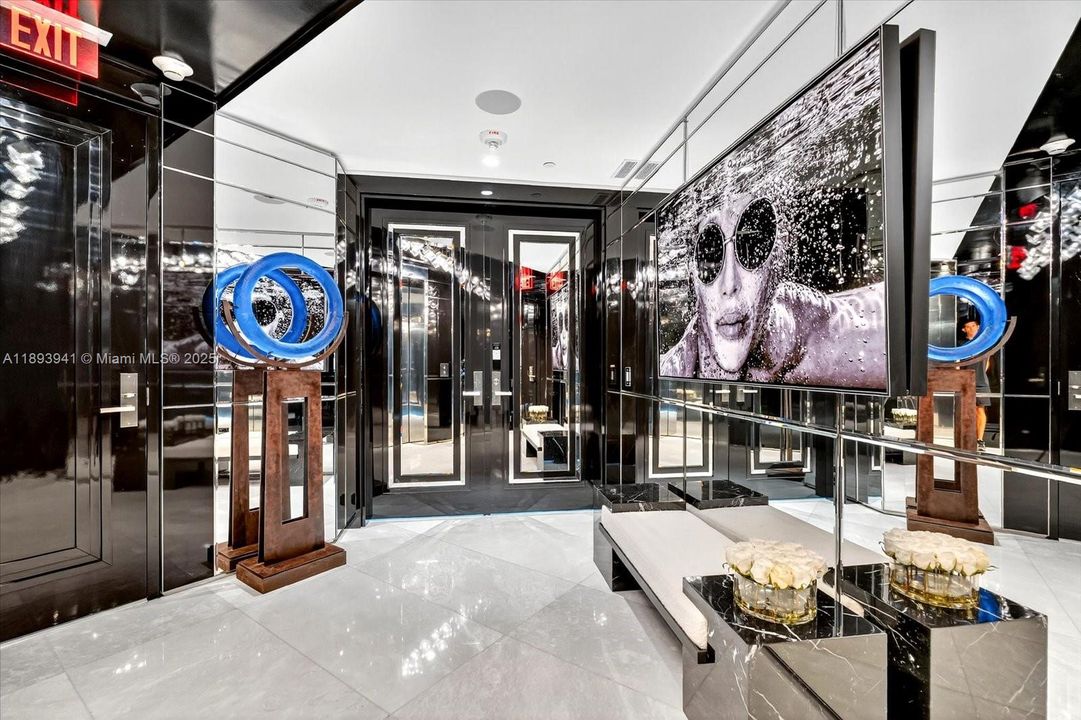 Vendido Recientemente: $10,600,000 (4 camas, 7 baños, 3803 Pies cuadrados)