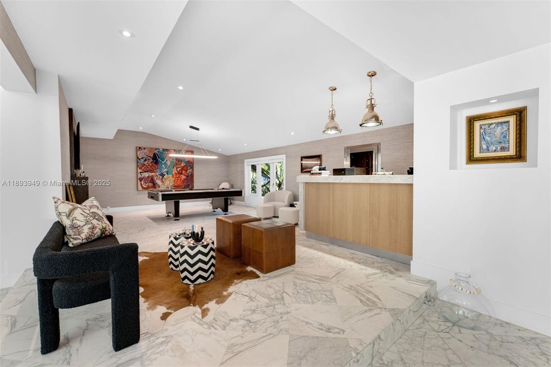 For Sale: $6,275,000 (5 beds, 5 baths, 5681 Square Feet)