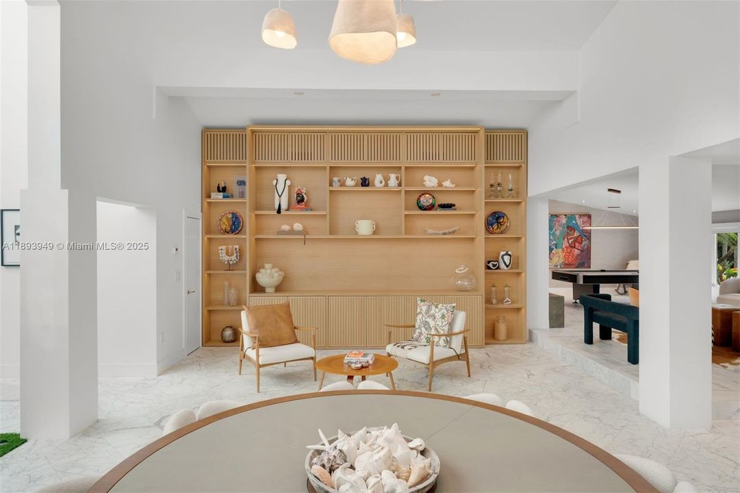 For Sale: $6,275,000 (5 beds, 5 baths, 5681 Square Feet)