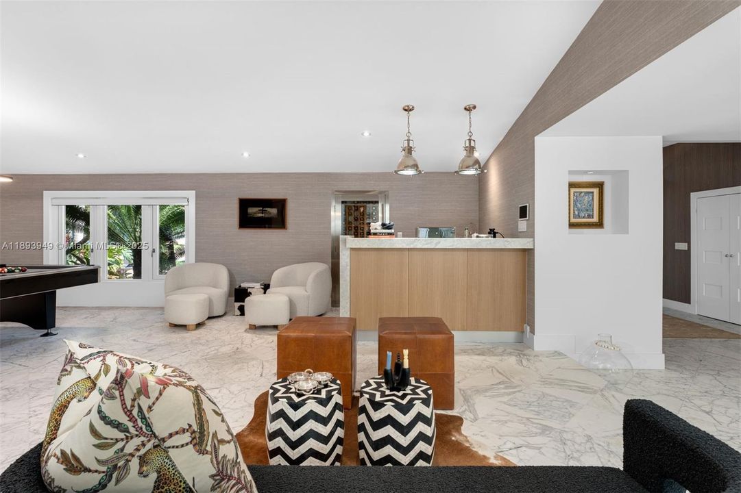 For Sale: $6,275,000 (5 beds, 5 baths, 5681 Square Feet)