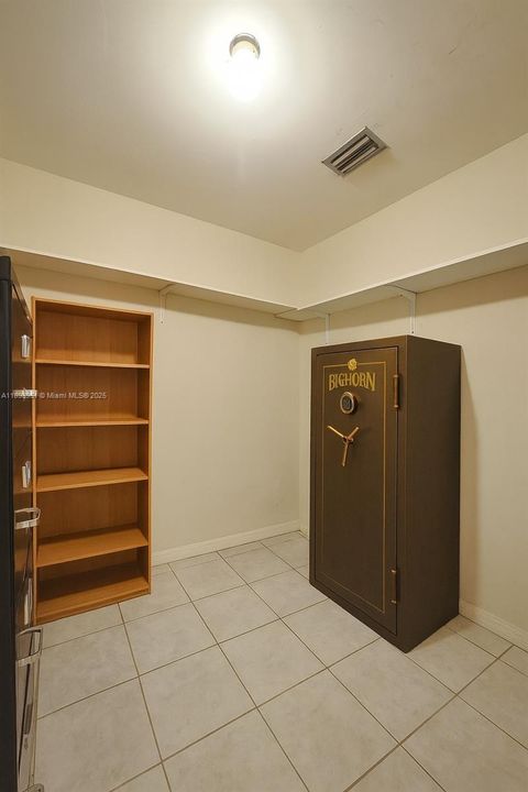 For Sale: $850,000 (4 beds, 2 baths, 2173 Square Feet)