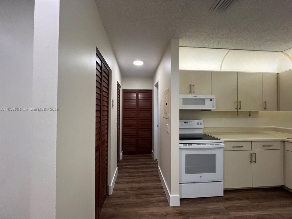 出租: $1,475 (1 贝兹, 1 浴室, 543 平方英尺)