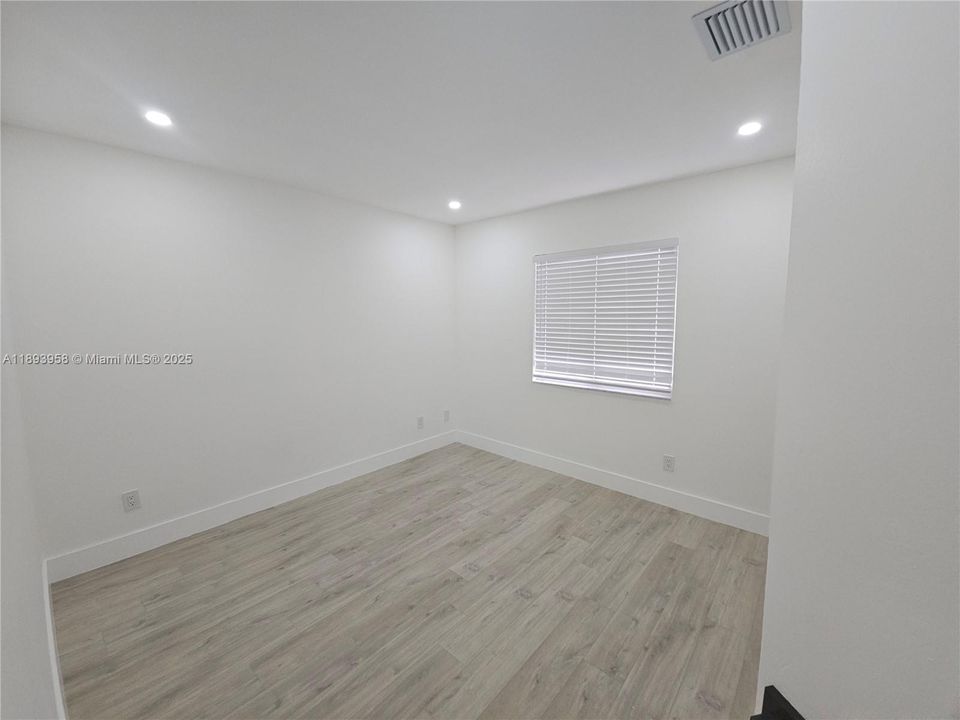Activo con contrato: $750,000 (4 camas, 3 baños, 2540 Pies cuadrados)