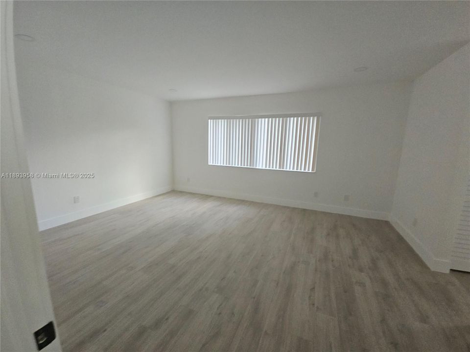 Activo con contrato: $750,000 (4 camas, 3 baños, 2540 Pies cuadrados)