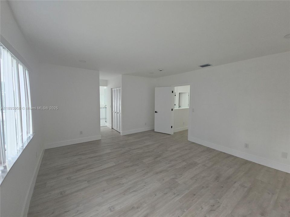 Activo con contrato: $750,000 (4 camas, 3 baños, 2540 Pies cuadrados)