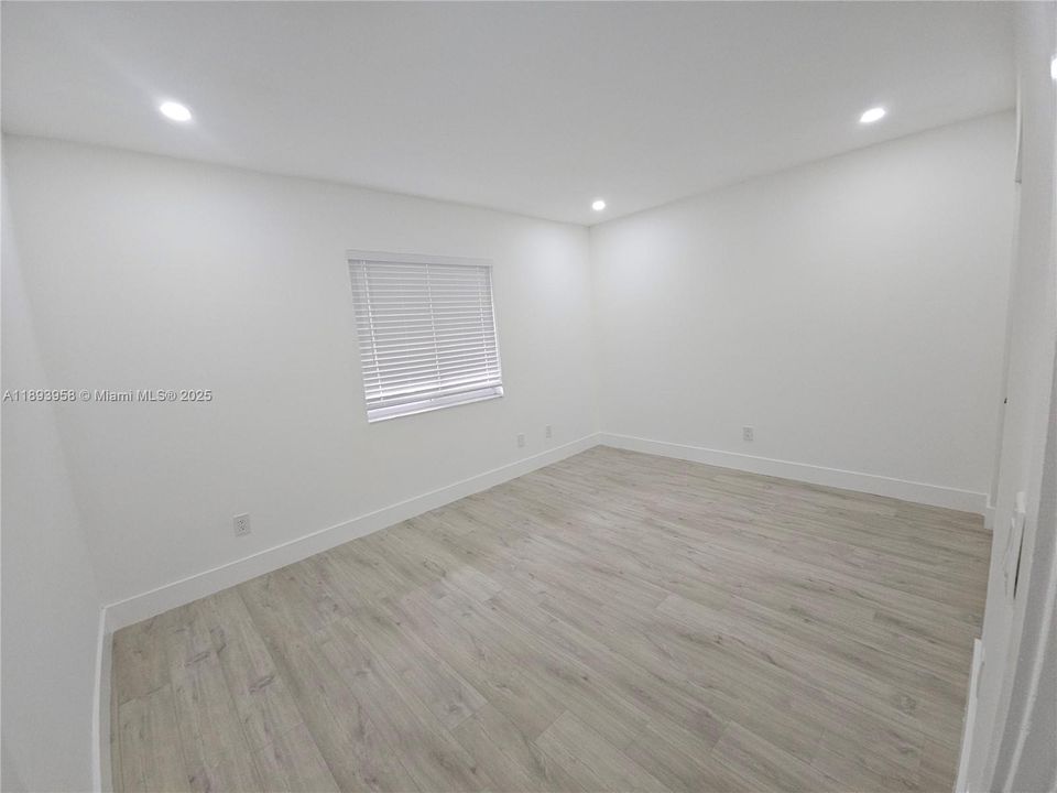 Activo con contrato: $750,000 (4 camas, 3 baños, 2540 Pies cuadrados)