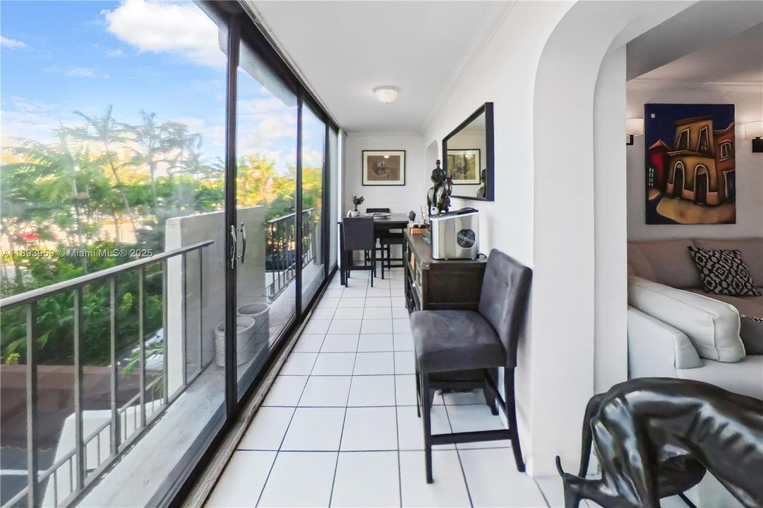 На продажу: $799,000 (2 спален, 2 ванн, 1105 Квадратных фут)