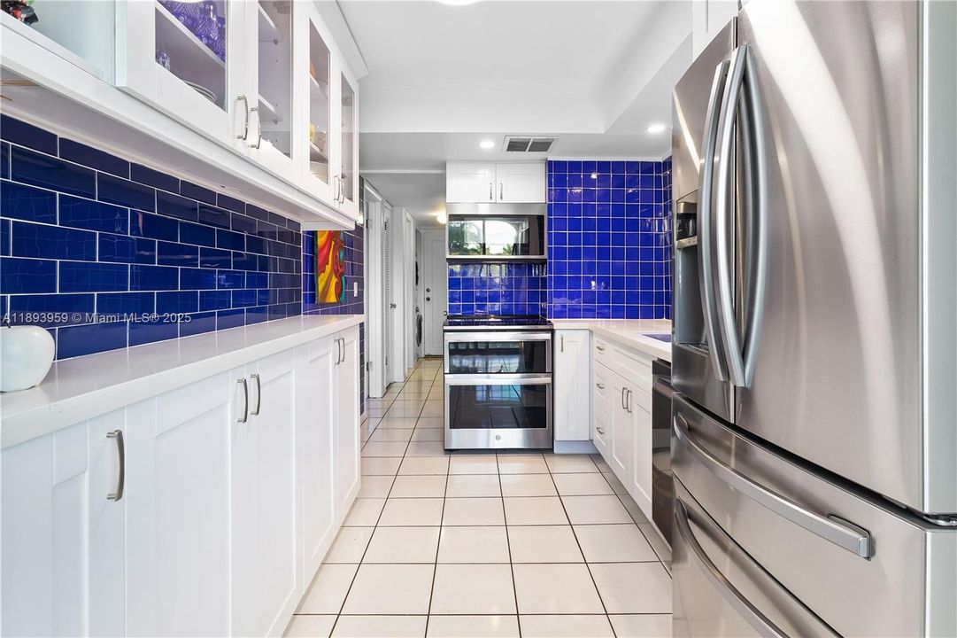 На продажу: $799,000 (2 спален, 2 ванн, 1105 Квадратных фут)