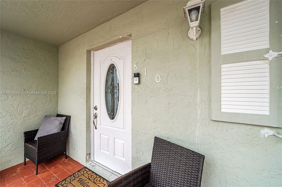 Activo con contrato: $415,000 (3 camas, 1 baños, 1278 Pies cuadrados)