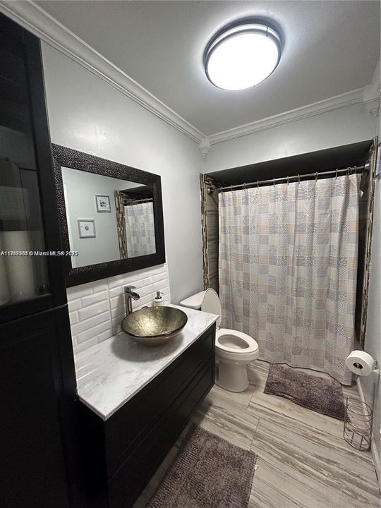 Под контрактом: $280,000 (2 спален, 1 ванн, 1000 Квадратных фут)