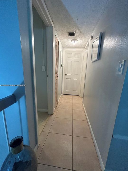 Под контрактом: $280,000 (2 спален, 1 ванн, 1000 Квадратных фут)