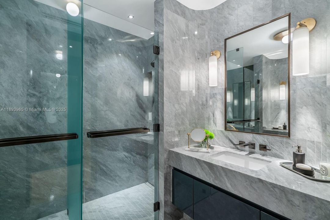 En Venta: $7,657,854 (3 camas, 3 baños, 2838 Pies cuadrados)