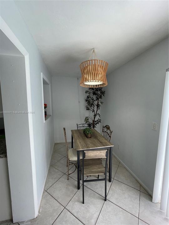 Active With Contract: $362,900 (2 beds, 2 baths, 960 Square Feet)