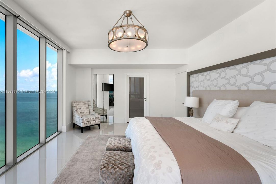 待售: $5,390,000 (4 贝兹, 3 浴室, 2670 平方英尺)