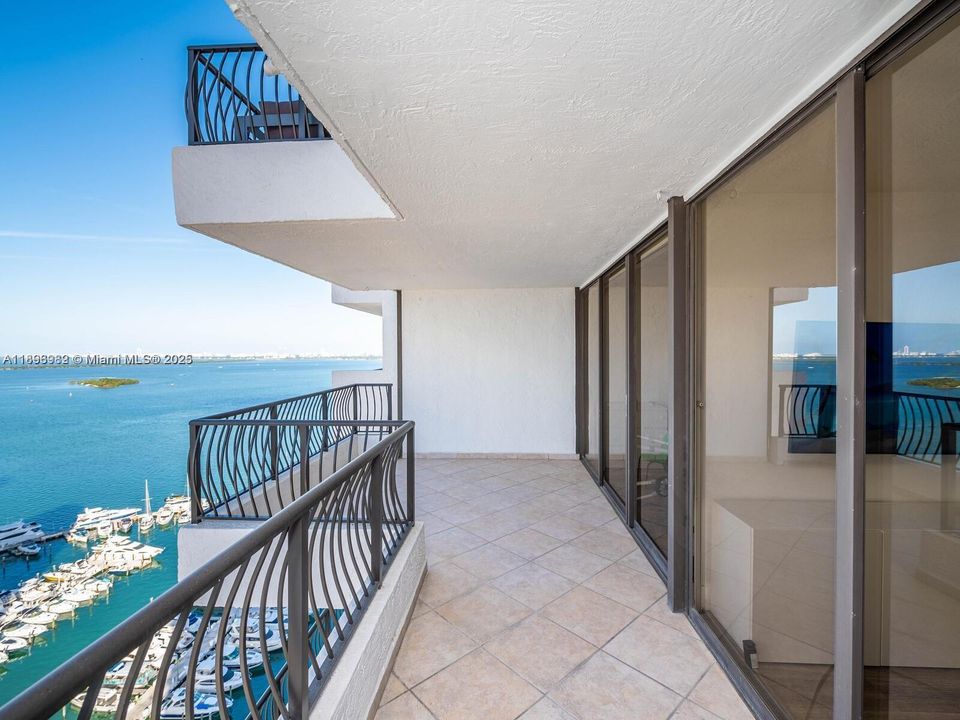 待售: $430,000 (1 贝兹, 1 浴室, 860 平方英尺)