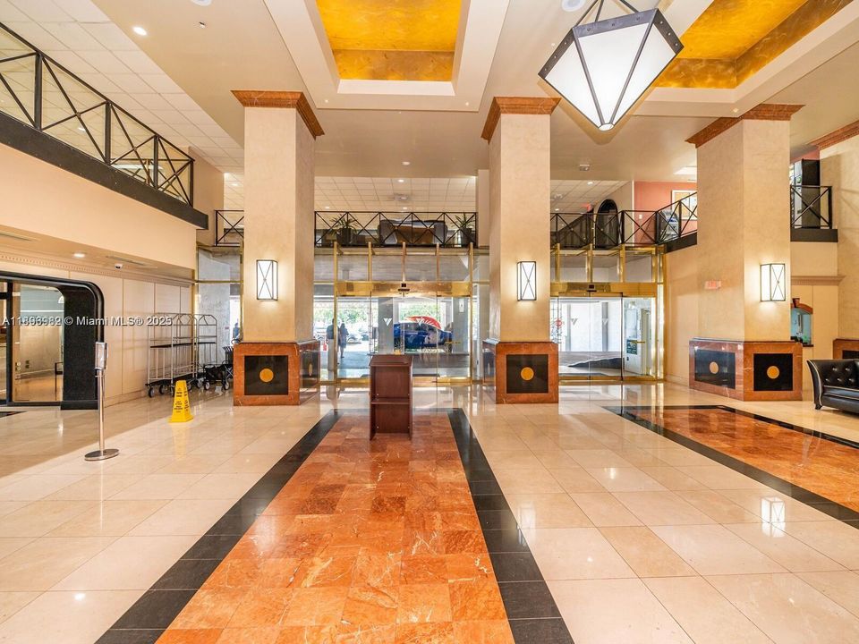 待售: $430,000 (1 贝兹, 1 浴室, 860 平方英尺)