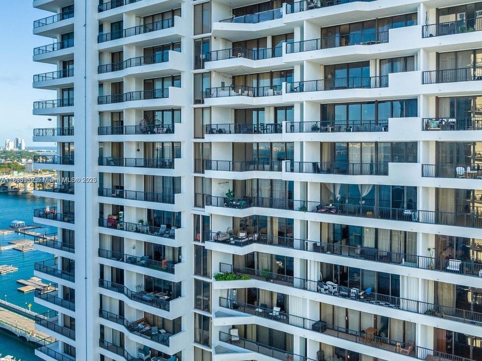 待售: $430,000 (1 贝兹, 1 浴室, 860 平方英尺)