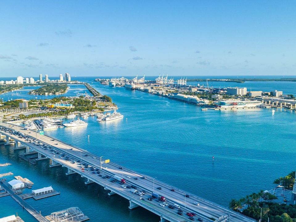 待售: $430,000 (1 贝兹, 1 浴室, 860 平方英尺)