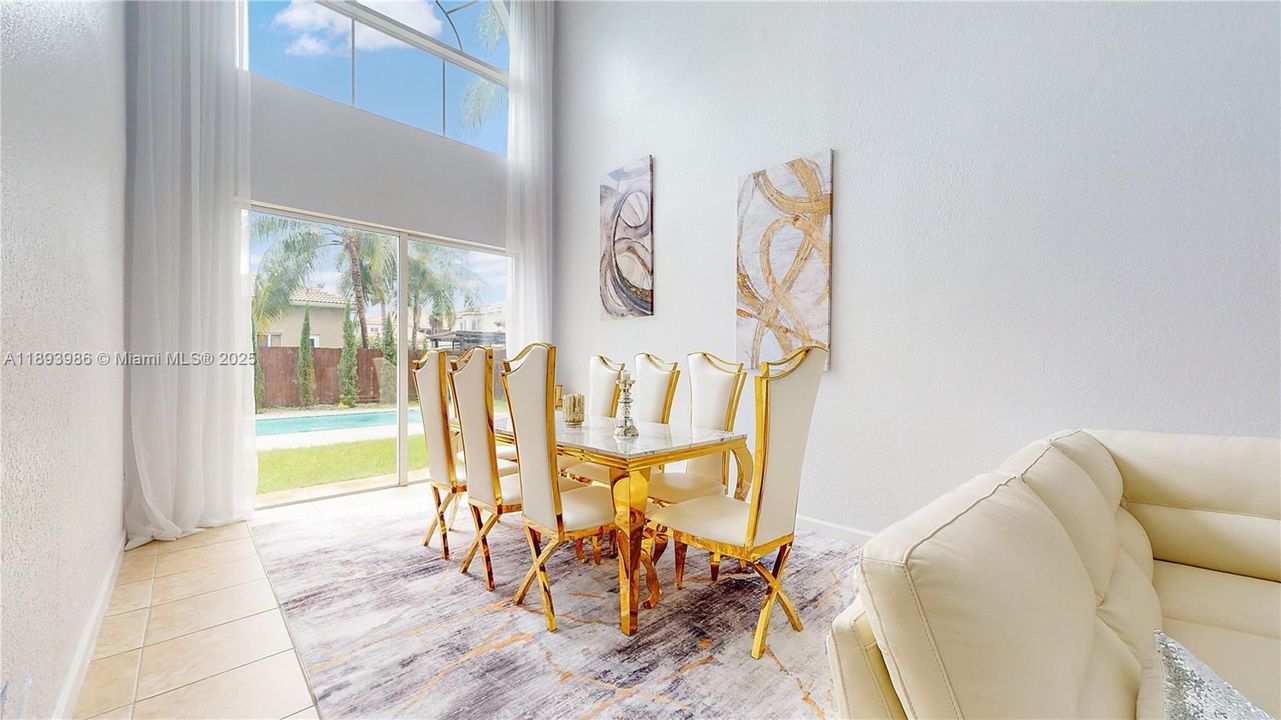 En Venta: $700,000 (4 camas, 3 baños, 2578 Pies cuadrados)