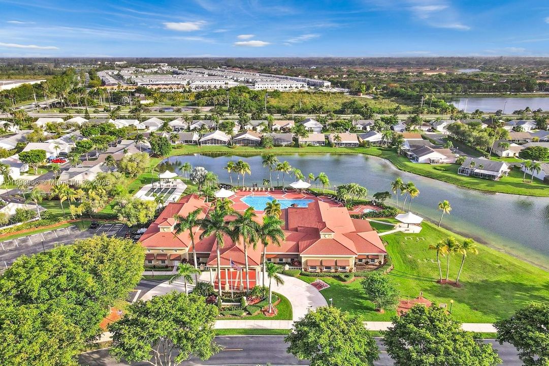 En Venta: $700,000 (4 camas, 3 baños, 2578 Pies cuadrados)