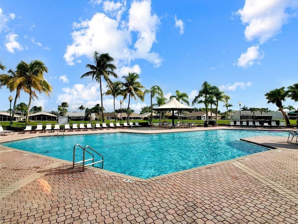 En Venta: $700,000 (4 camas, 3 baños, 2578 Pies cuadrados)