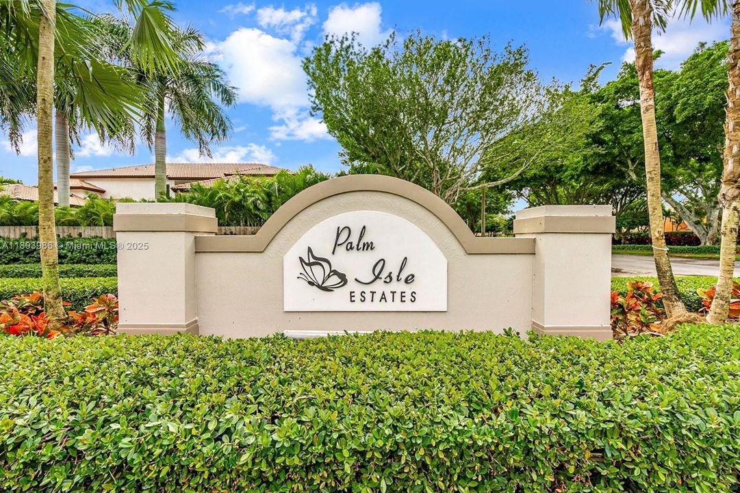 En Venta: $700,000 (4 camas, 3 baños, 2578 Pies cuadrados)