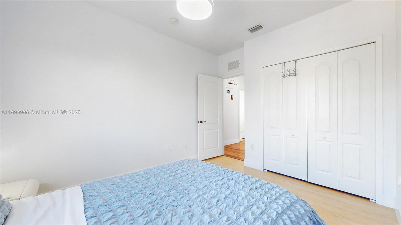 En Venta: $700,000 (4 camas, 3 baños, 2578 Pies cuadrados)