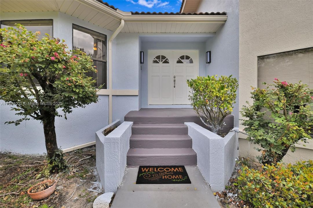 En Venta: $799,900 (5 camas, 3 baños, 3263 Pies cuadrados)