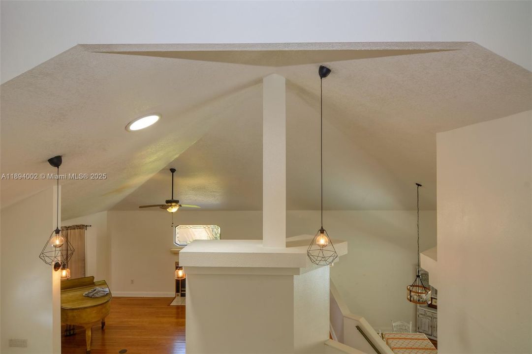 En Venta: $799,900 (5 camas, 3 baños, 3263 Pies cuadrados)