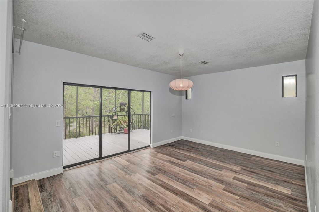 En Venta: $799,900 (5 camas, 3 baños, 3263 Pies cuadrados)