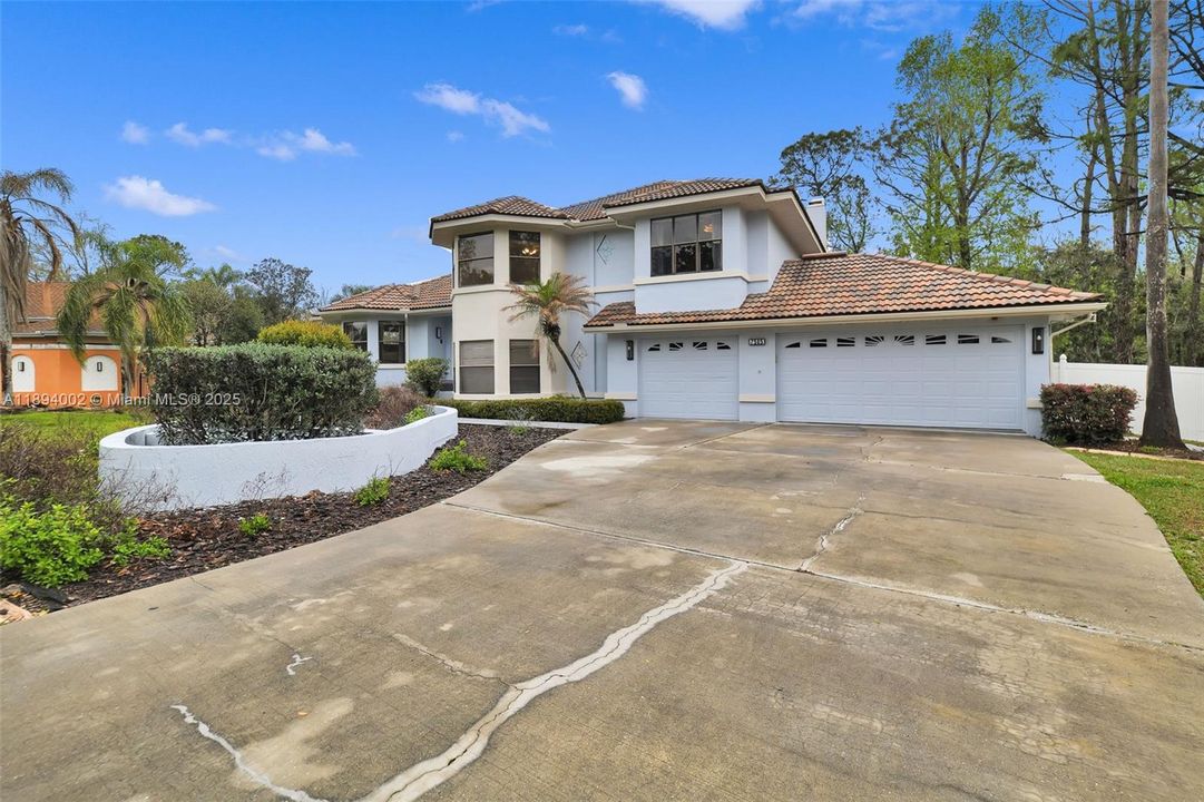 En Venta: $799,900 (5 camas, 3 baños, 3263 Pies cuadrados)