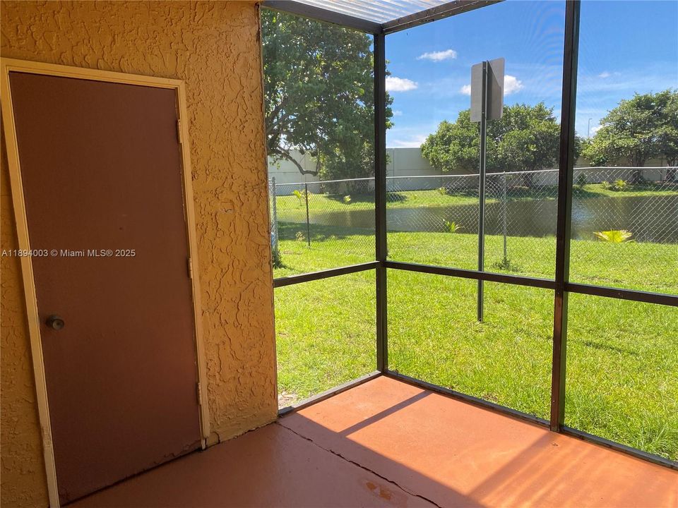 出租: $2,100 (3 贝兹, 2 浴室, 1081 平方英尺)