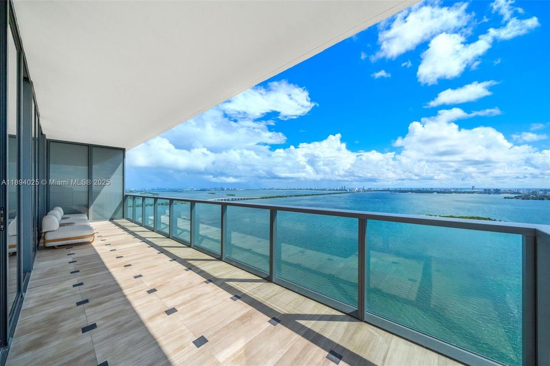 For Sale: $5,450,000 (4 beds, 5 baths, 3298 Square Feet)