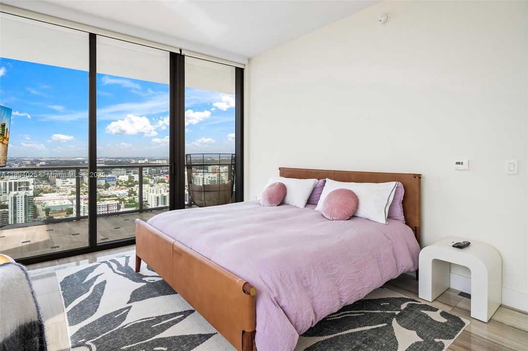 For Sale: $5,450,000 (4 beds, 5 baths, 3298 Square Feet)