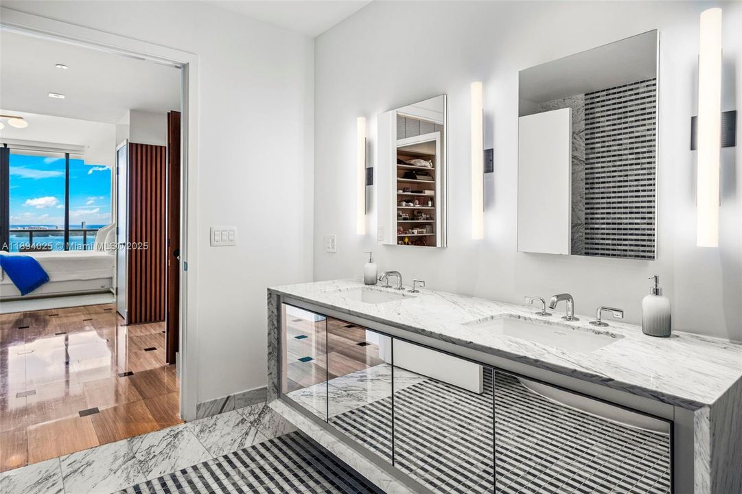 For Sale: $5,450,000 (4 beds, 5 baths, 3298 Square Feet)